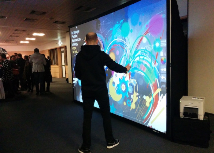 Organiser votre animation graffiti wall à Paris et Bordeaux