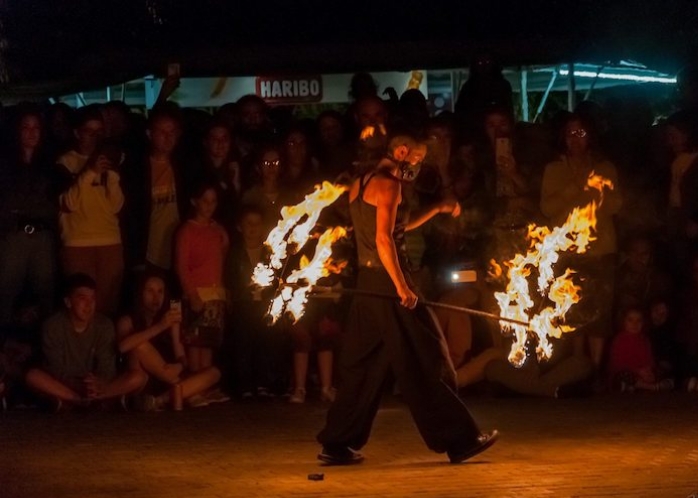Un spectacle autour du feu 