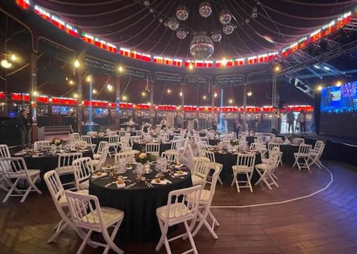 Une soirée d'entreprise sous un chapiteau à Rennes