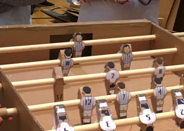 Team Building Construction de Baby Foot en Carton