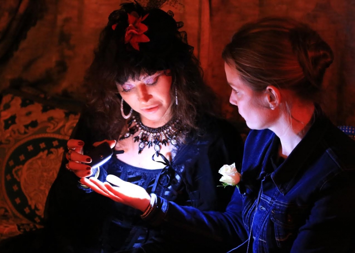 Animation entreprise diseuse de bonne aventure